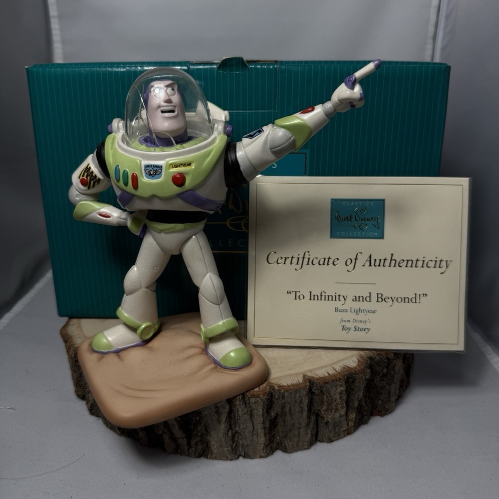 WDCC / Walt Disney Classics Buzz Lightyear To Infinity & Beyond *Cracked Helmet*